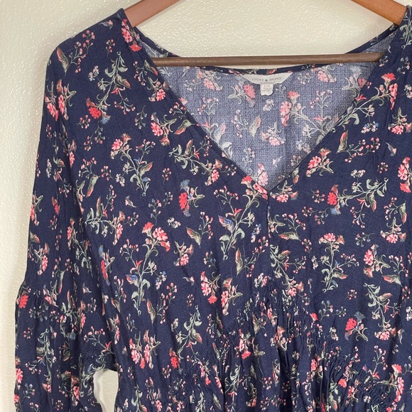 Lucky Brand L Navy Blue Floral v-neck Long Sleeve Top - Picture 2 of 7